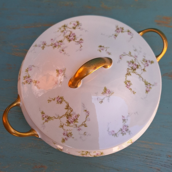 Limoges France Serving Bowl with Lid Pink Roses Gold Leaf Casserole Dish - Picture 7 of 15